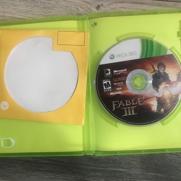 Fable III 3 Xbox 360 Game - Picture 2 of 3